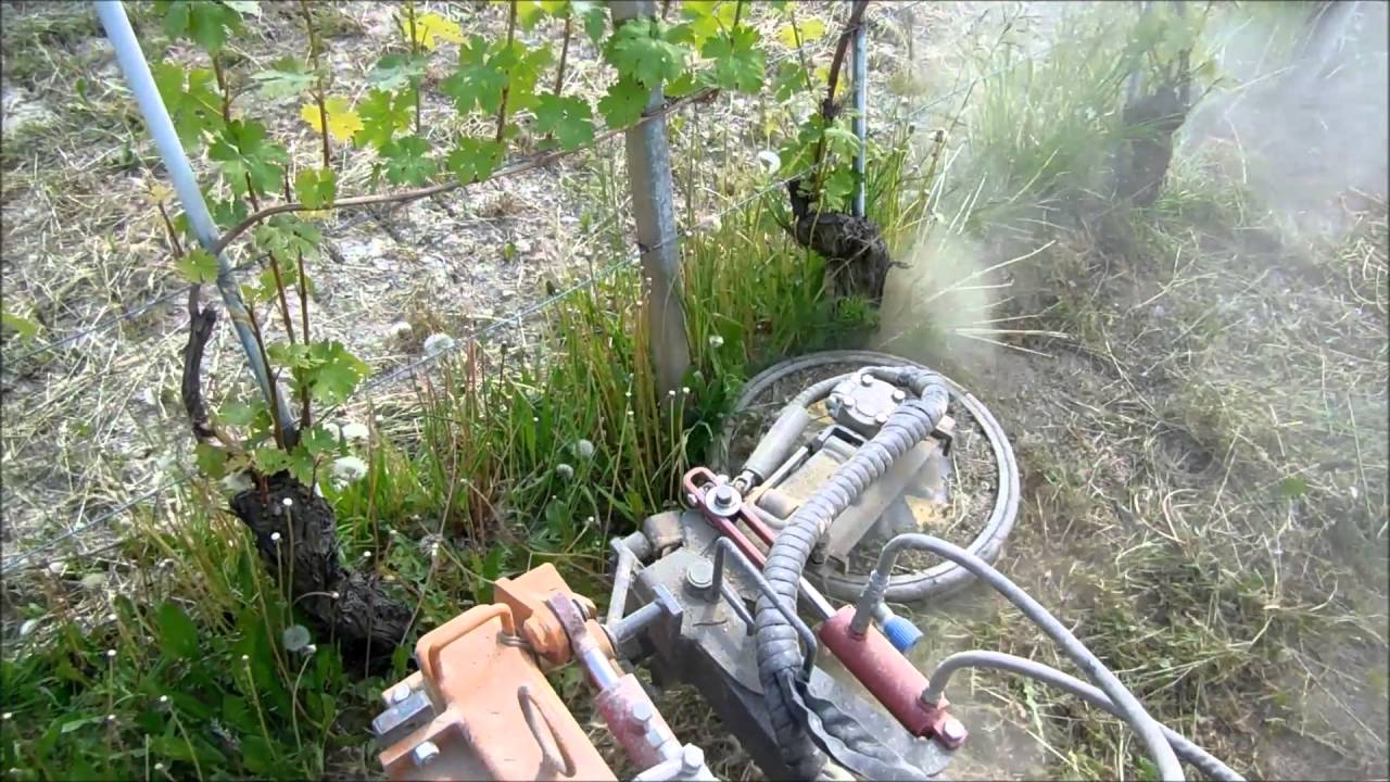 Diserbo meccanico per vigneti Conterno & Occelli s.r.l - Mechanical Weed control for vineyards