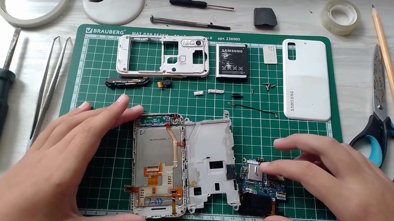 Разборка телефона SAMSUNG GT-S5230.
