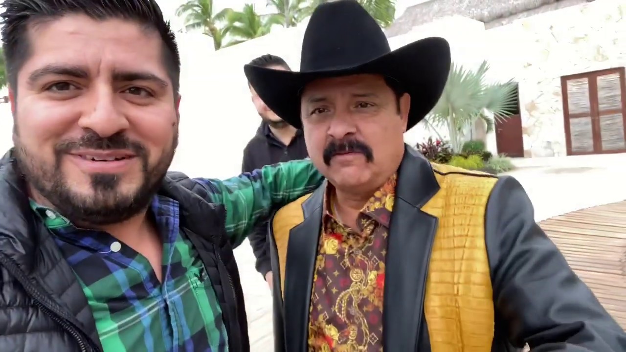 El Compositor de Los Tigres Del Norte y De Muchos Artistas es Teodoro Bello