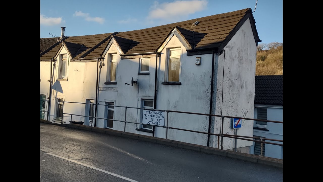 White Hart Cottages