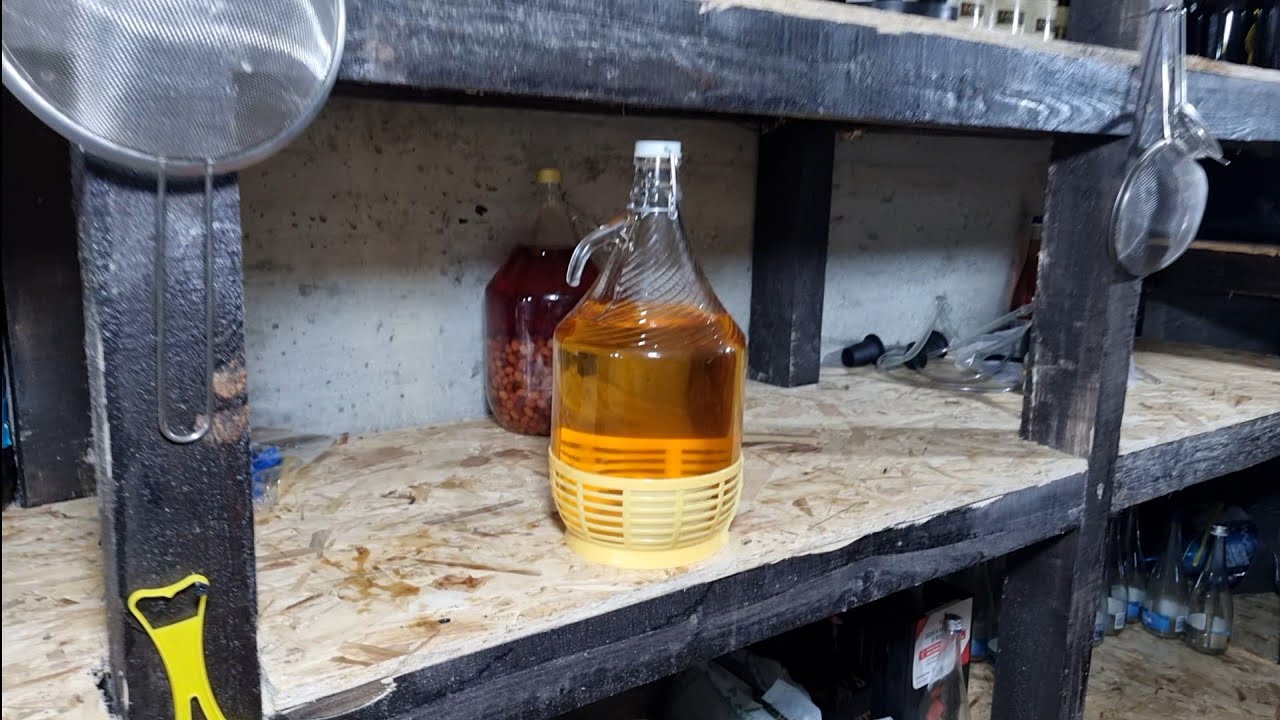 Cum arata tuica de gutui , pus la fermentat