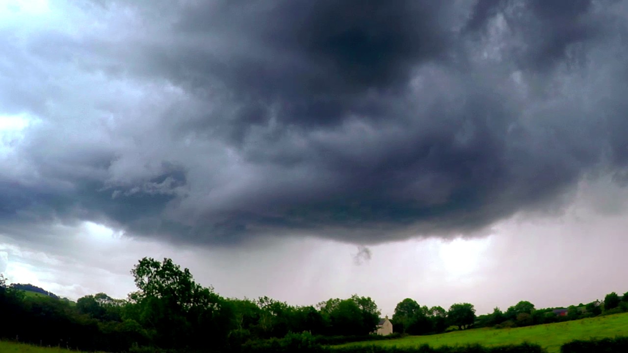 Rotating updraft base