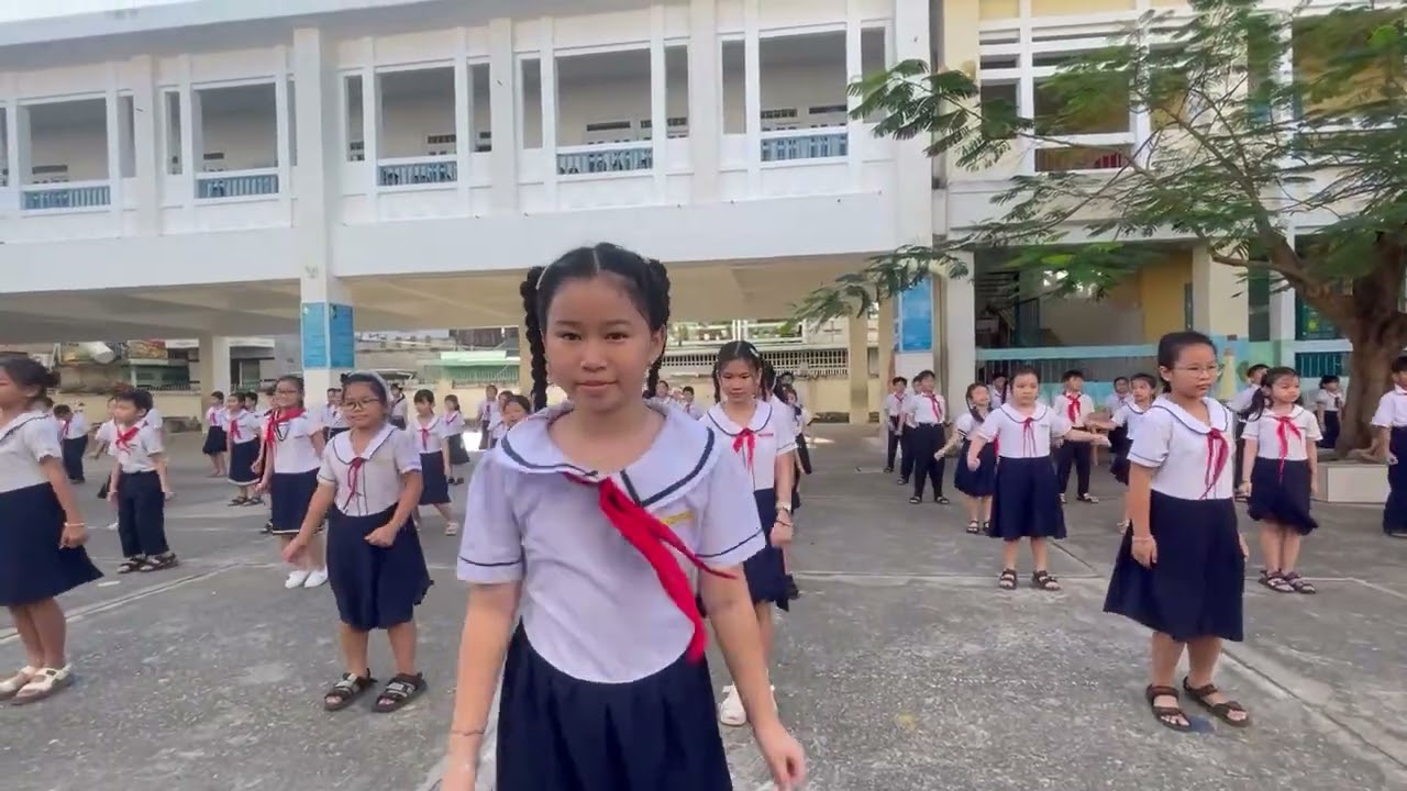 BÀI NHẢY ĐỒNG DIỄN 