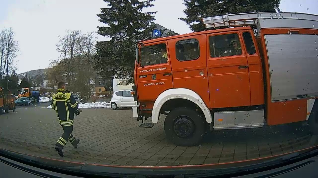 [INSIDE VIEW] ELW+HLF Feuerwehr Oelsnitz Ölspur mit Gefahr