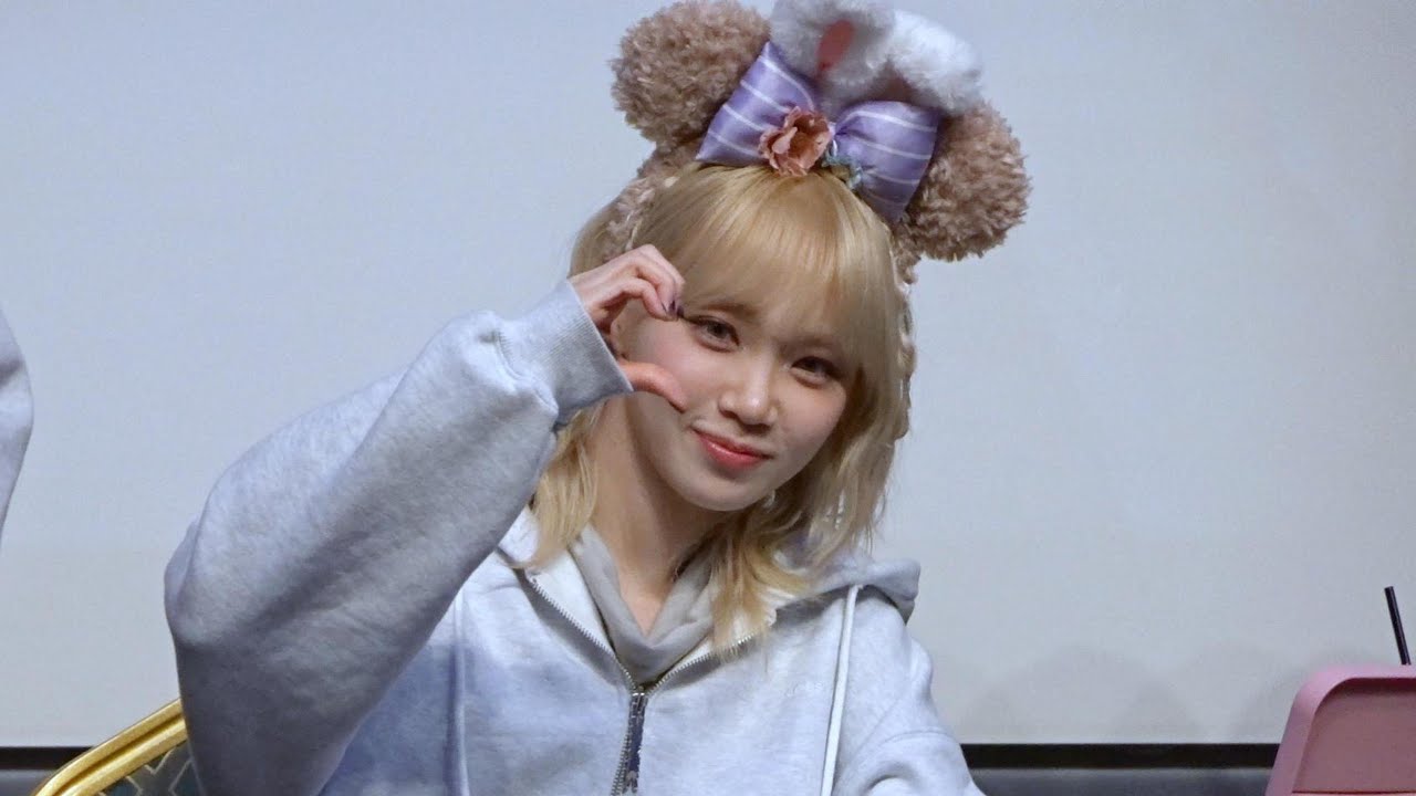 240301 르세라핌 김채원 ‘팬싸인회’ 직캠  LE SSERAFIM KIM CHAEWON FOCUS FANCAM @ MUSICKOREA FANSIGN