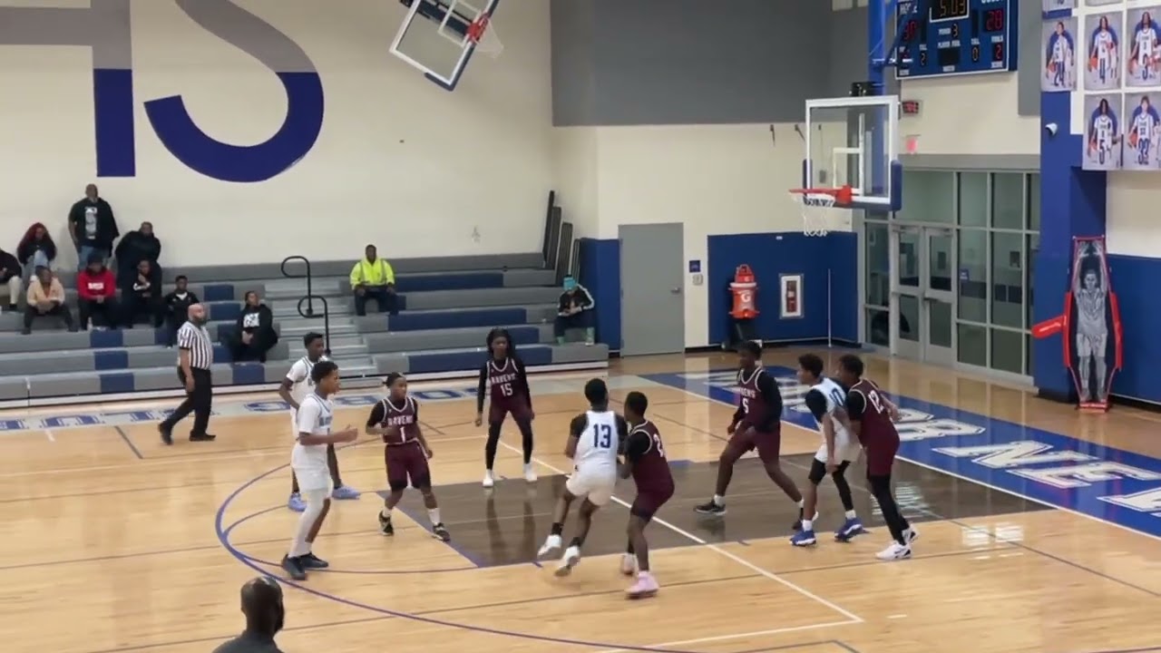 8th Grader Balling Outta Control 30 Points!!