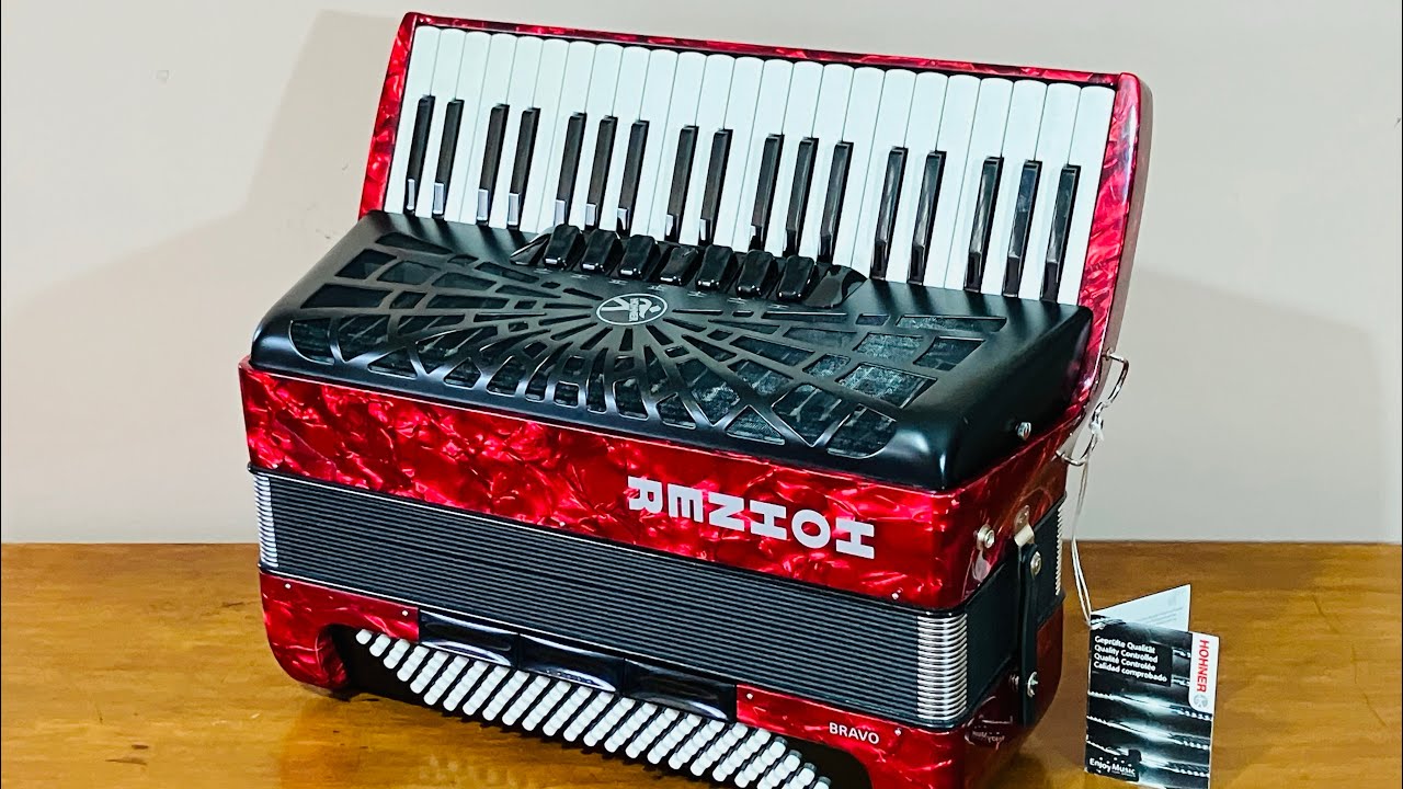 Acordeón Hohner Bravo III (LMM) 120 bajos | Vive Acordeón Store 147