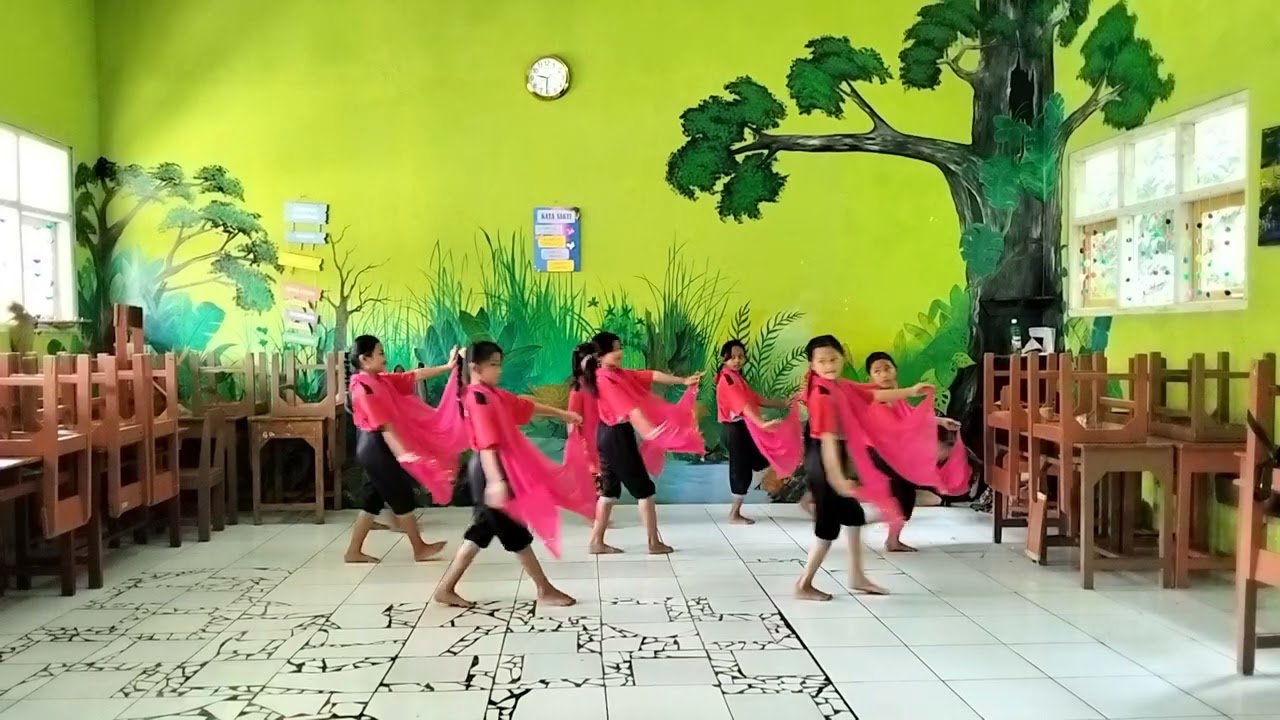 EKSKUL TARI KUPU-KUPU