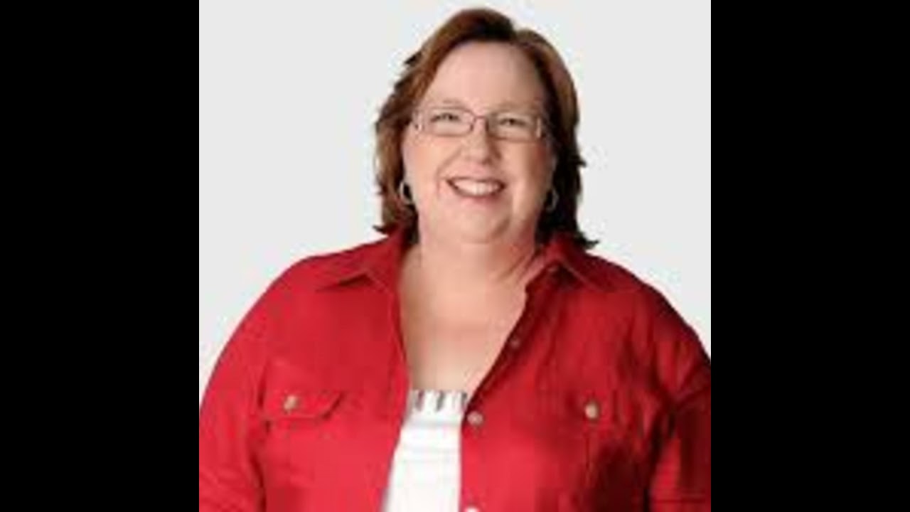 Does Quebec need to appoint a young person who has experienced the system firsthand to advocate o...