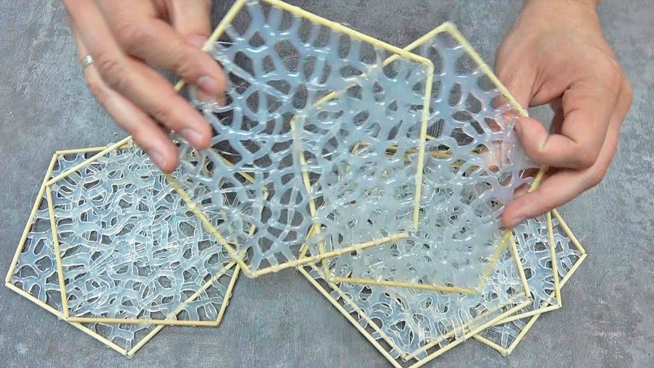 Just take these wooden sticks and glue them together, amazing result!