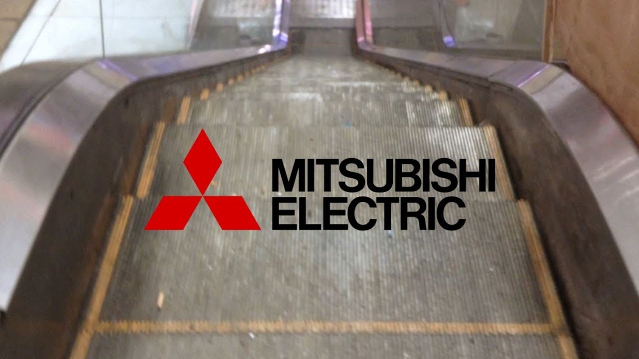 Abandoned Mitsubishi Escalators-Laiwan Plaza-Guangzhou, China