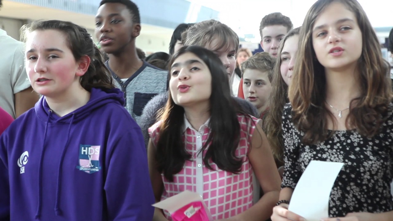 The International School of The Hague sings for the Climate Mayor