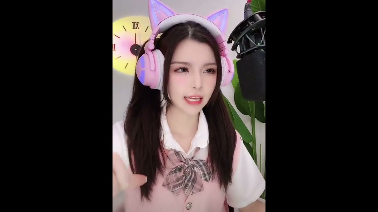 美女加一双声演绎歌曲《月老掉线》可爱俏皮/Yue Lao Offline