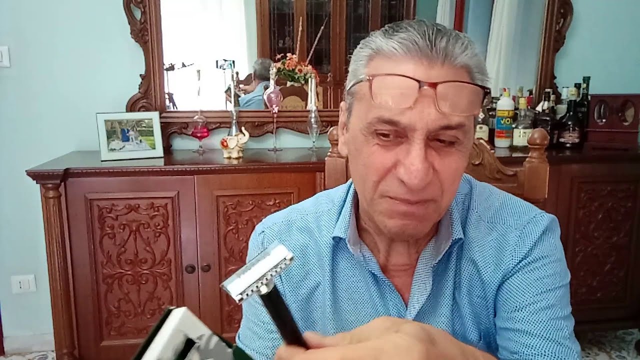Rasoio di sicurezza Proraso, Brillantina, Pulisci rasoio. Nuovi acquisti