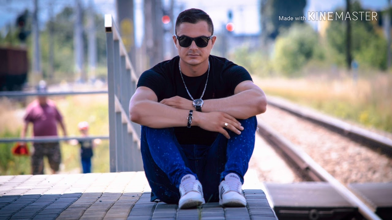 Zen&eacute;sz Robika-Bar&aacute;tok j&ouml;nnek mennek.2018