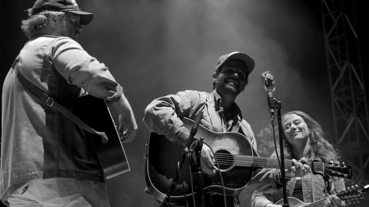 The Lone Bellow - 'Homesick' (Live from The Greek)