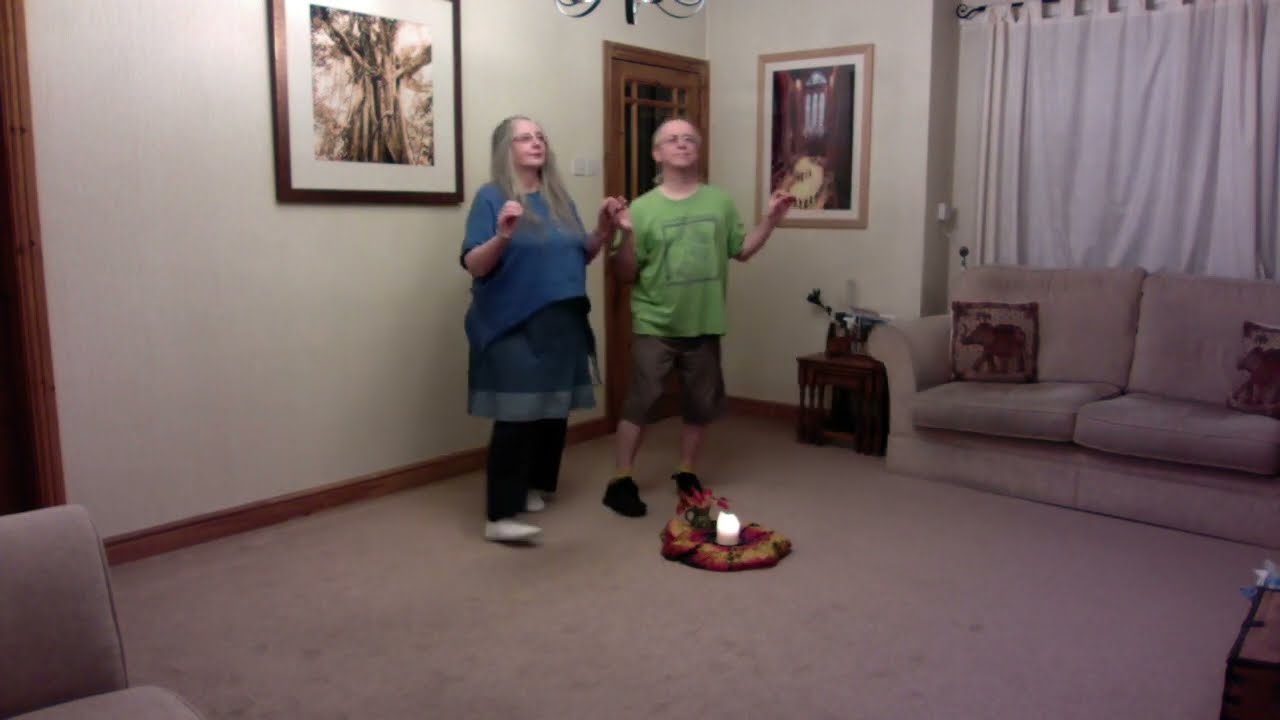 Mari Mariko - Circle Dance with Cindy & Adrian