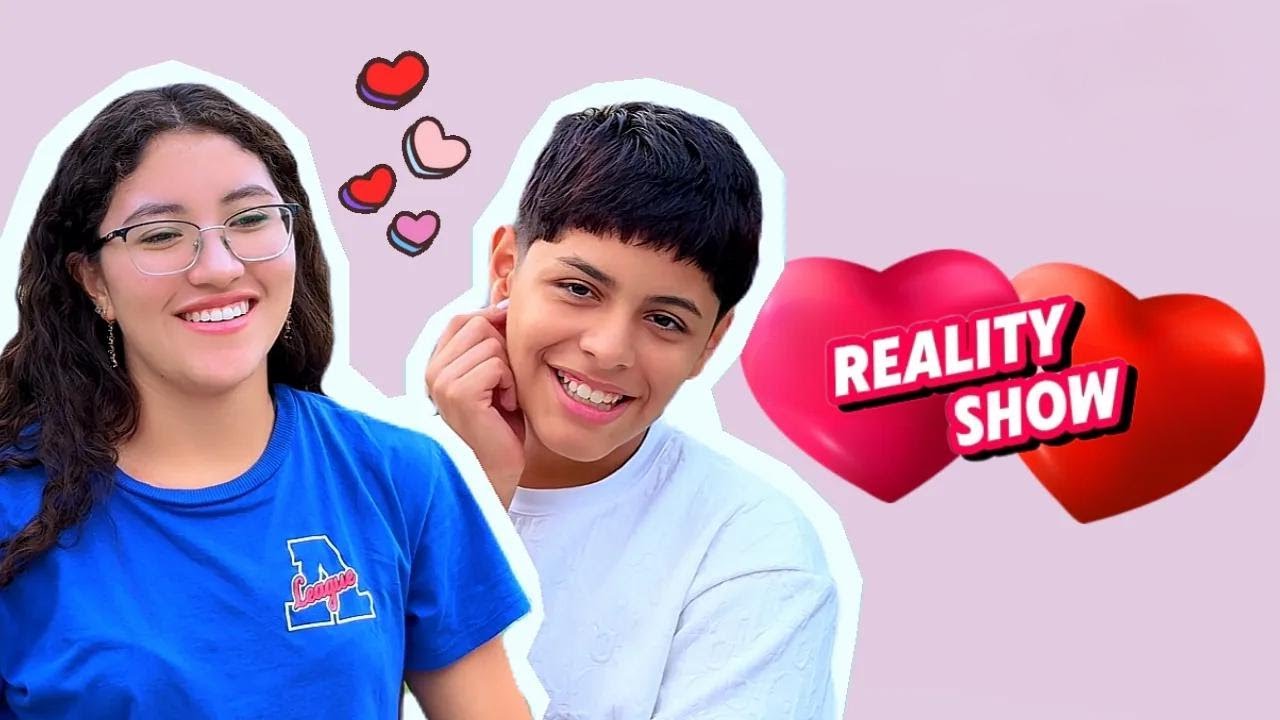 All couples will kiss on stage to win the contest! - Mis Pequeños Actores