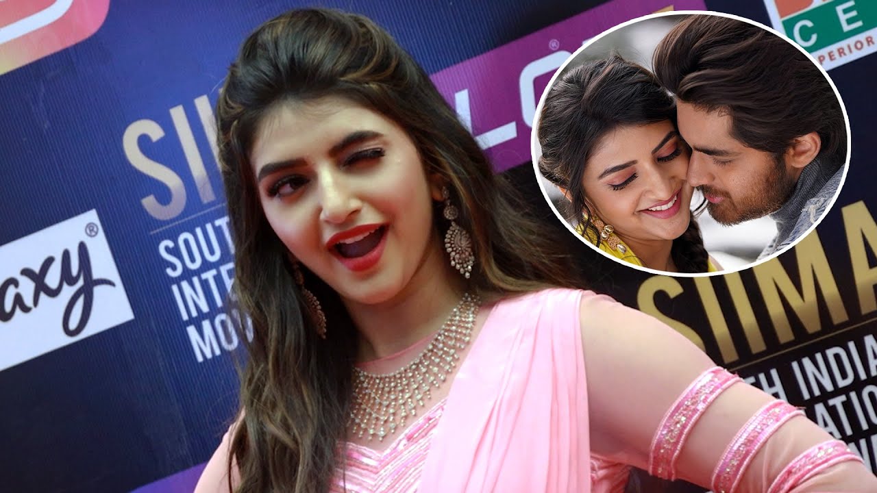 Pelli SandaD Heroine SreeLeela Cute Visuals @ SIIMA Awards 2021