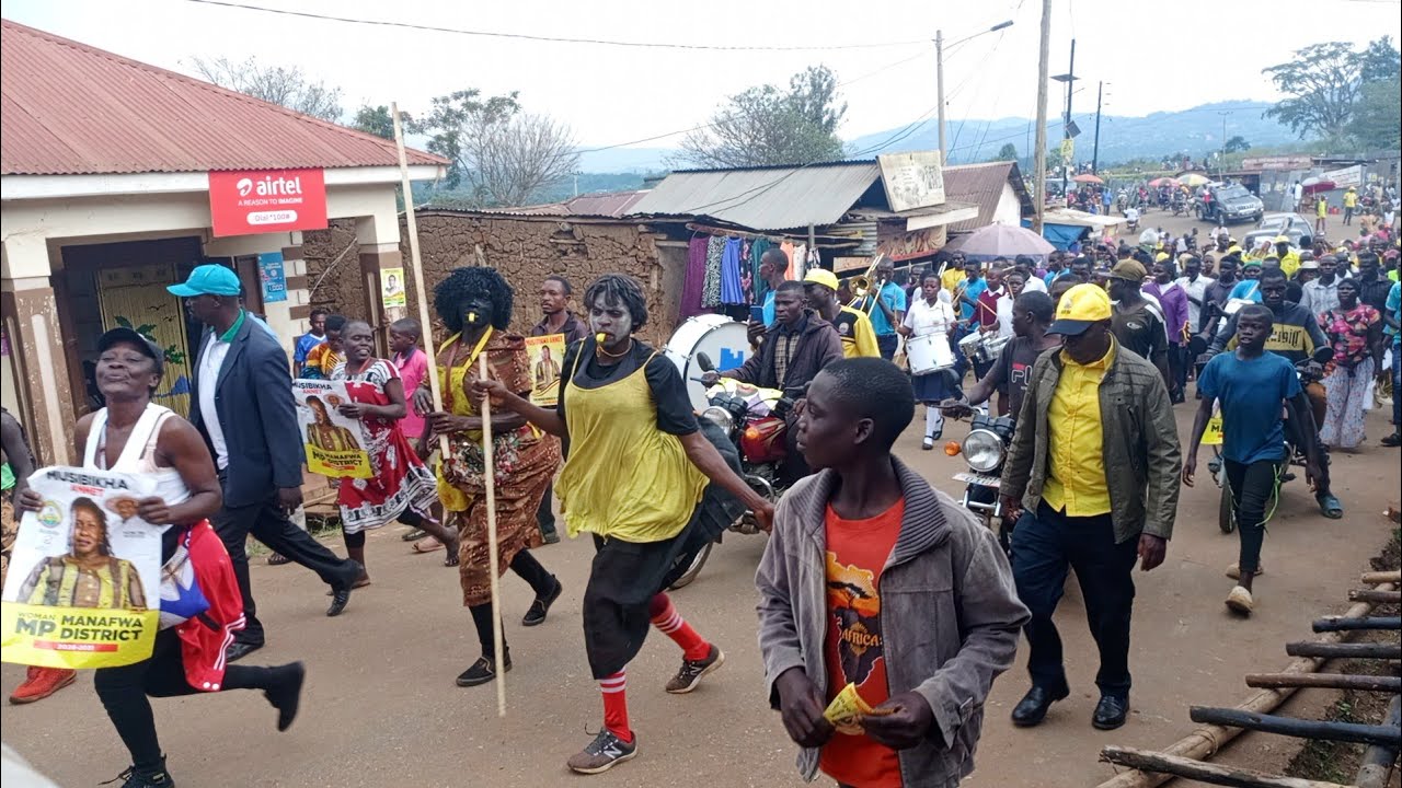 NRM leaders want improved roads, district hospital, municipality status, en youth jobs frm President