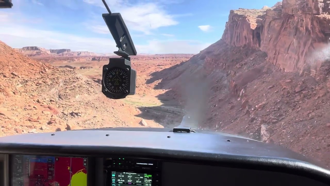 Hidden Splendor Airstrip - Approach and landing from the south in a Cessna 182P