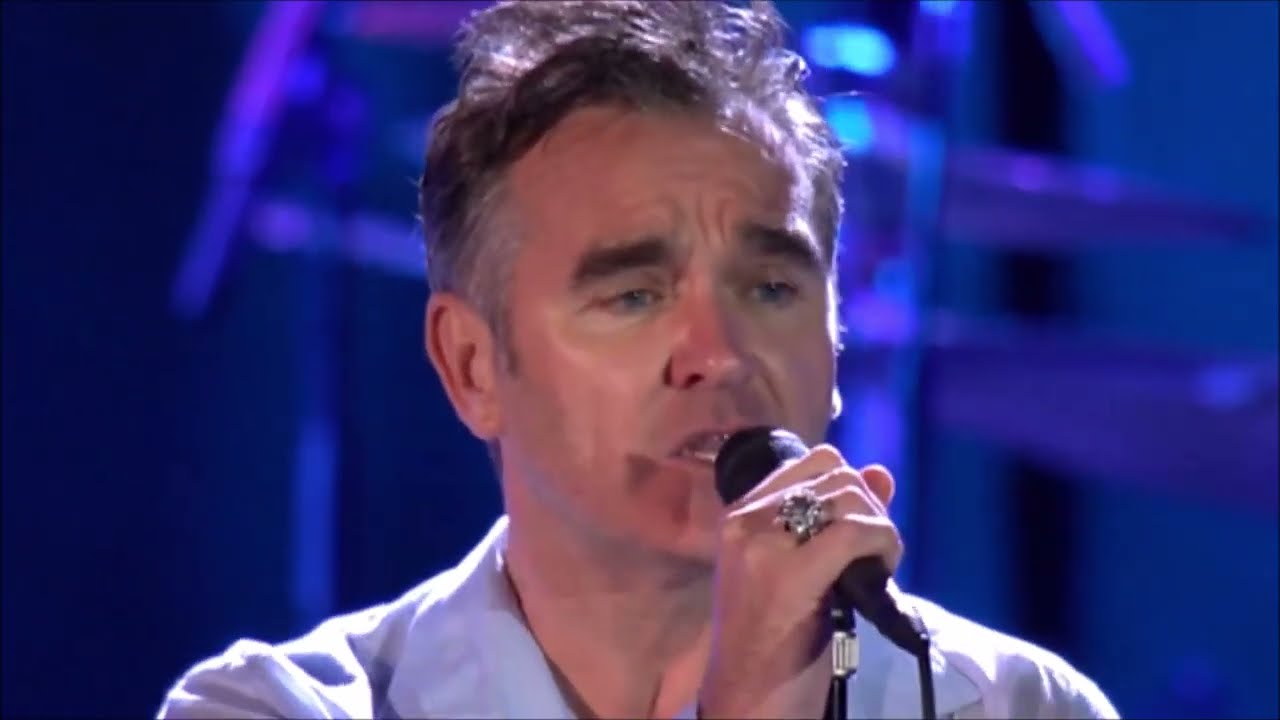 Morrissey - everyday is like sunday (live at the hollywood bowl) HD