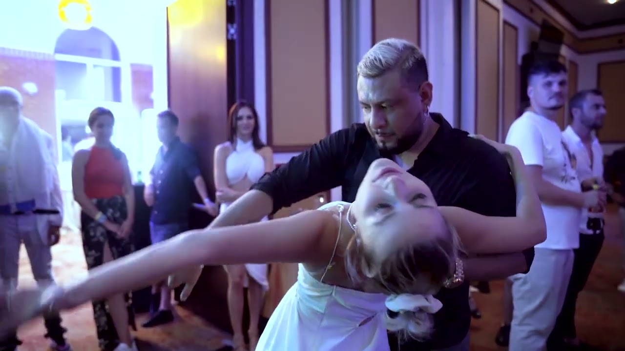 Carlos Espinosa bachata social dance @BtoBBachataDanceFestival #carlosespinosa