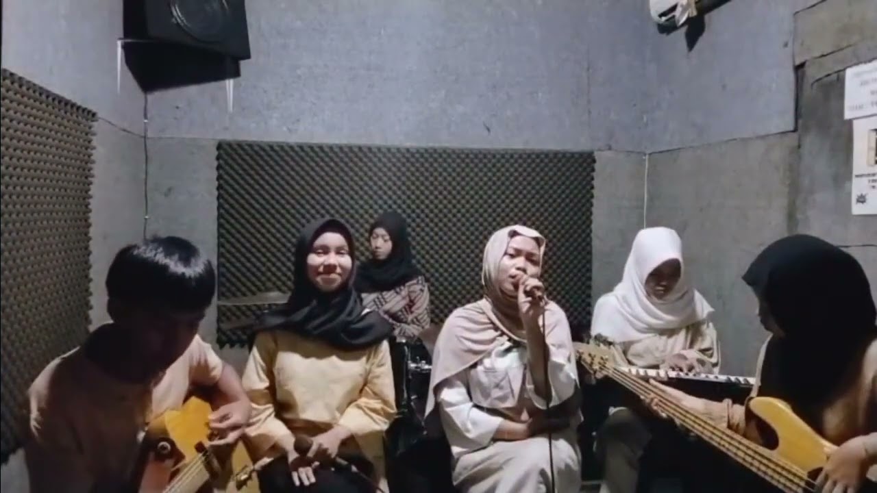 Musikalisasi Puisi, kota dan kau karya frischa Aswarini