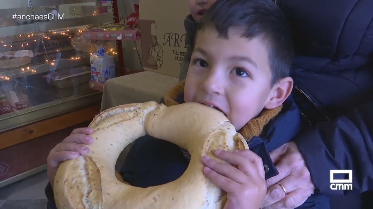 En Fuensalida se juegan a las cartas las 'Roscas de San Blas' | Ancha es Castilla-La Mancha