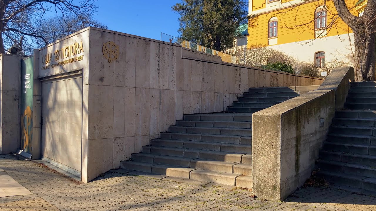 S&eacute;tat&eacute;r, Belv&aacute;ros, P&eacute;cs walking tour