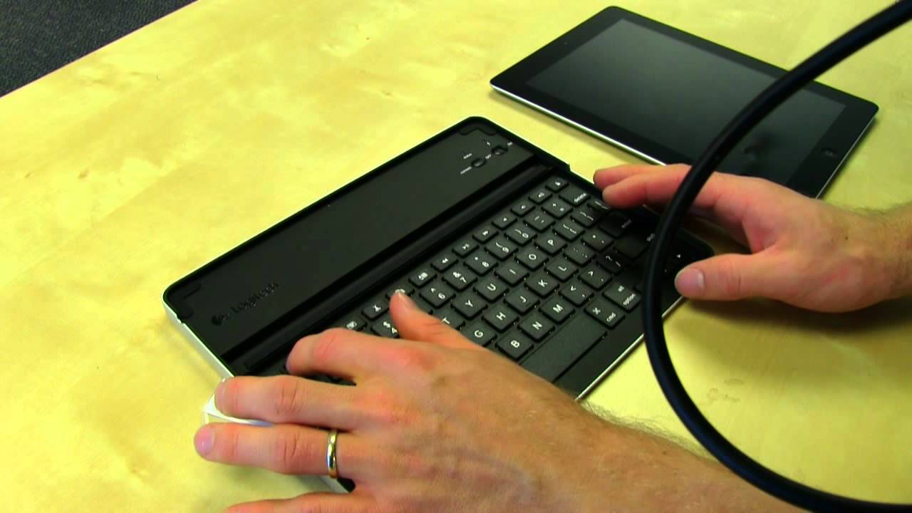 Logitech Keyboard Case for iPad2 Unboxing & First Look Linus Tech Tips