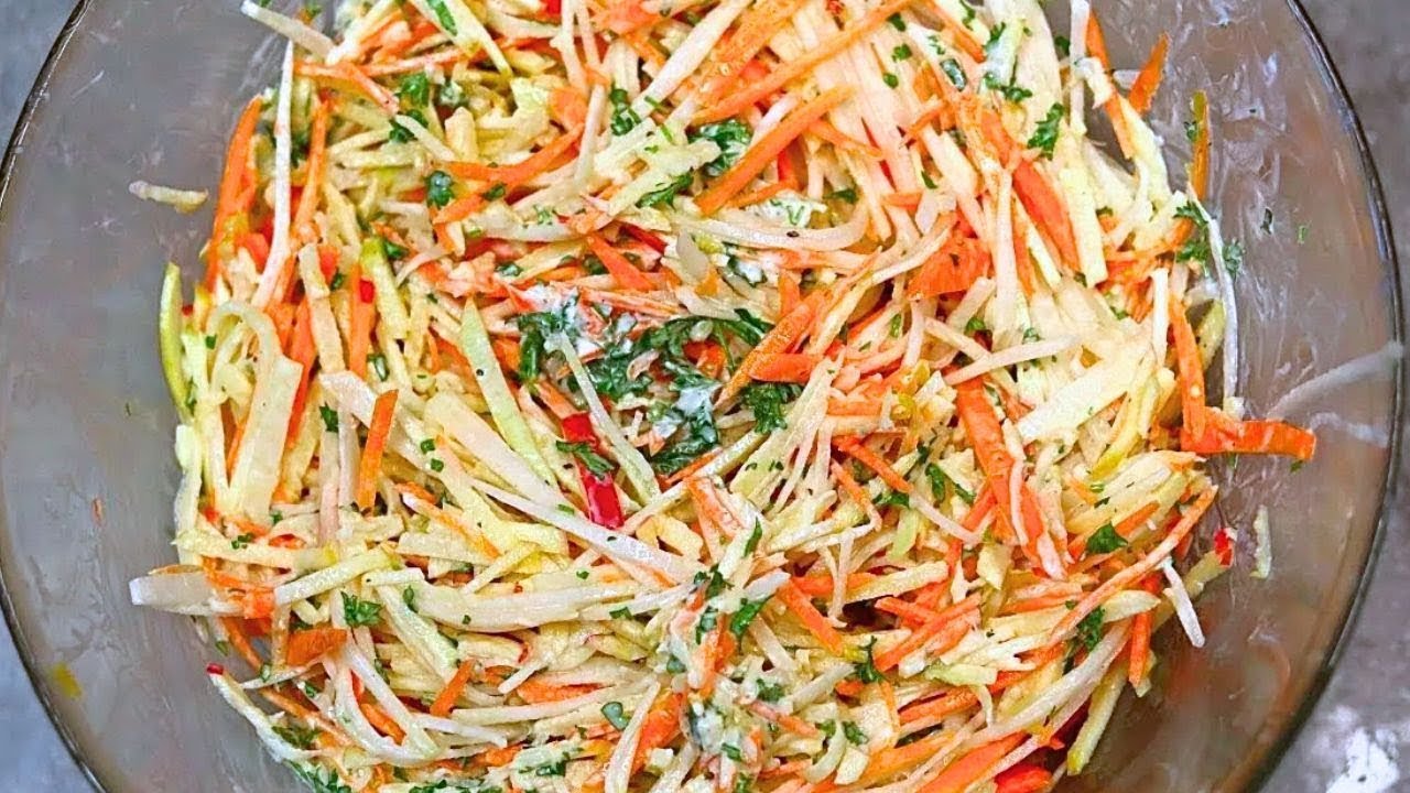 Вкусный салат за 3 минуты! Я никогда не устану есть этот салат! Салат кольраби с яблоком