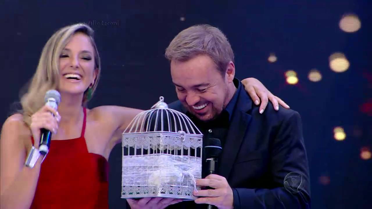 Ticiane Pinheiro tira Gugu e dá pintinhos amarelinhos