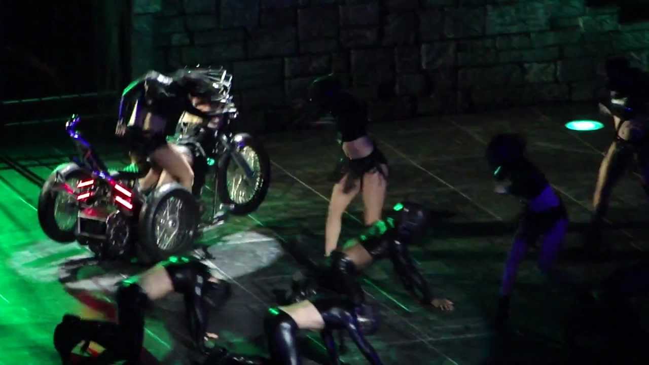 Born This Way Ball - Heavy Metal Lover
