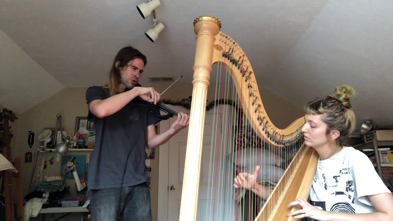 LEYA - Performance