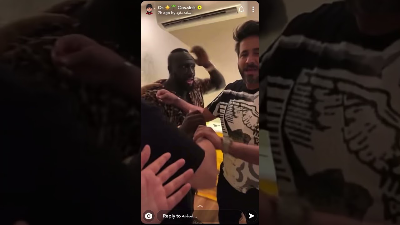 احمد البارقي يعطي الكحلي قفى عشان أكل أكله ، و الخدامة زيادة خايفة وتسحبه من المشكلة ، اسامة داوود