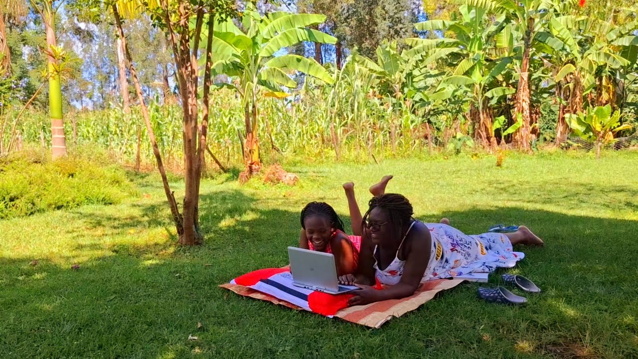 It is a lazy day. We eat, chill out, and enjoy our country home.