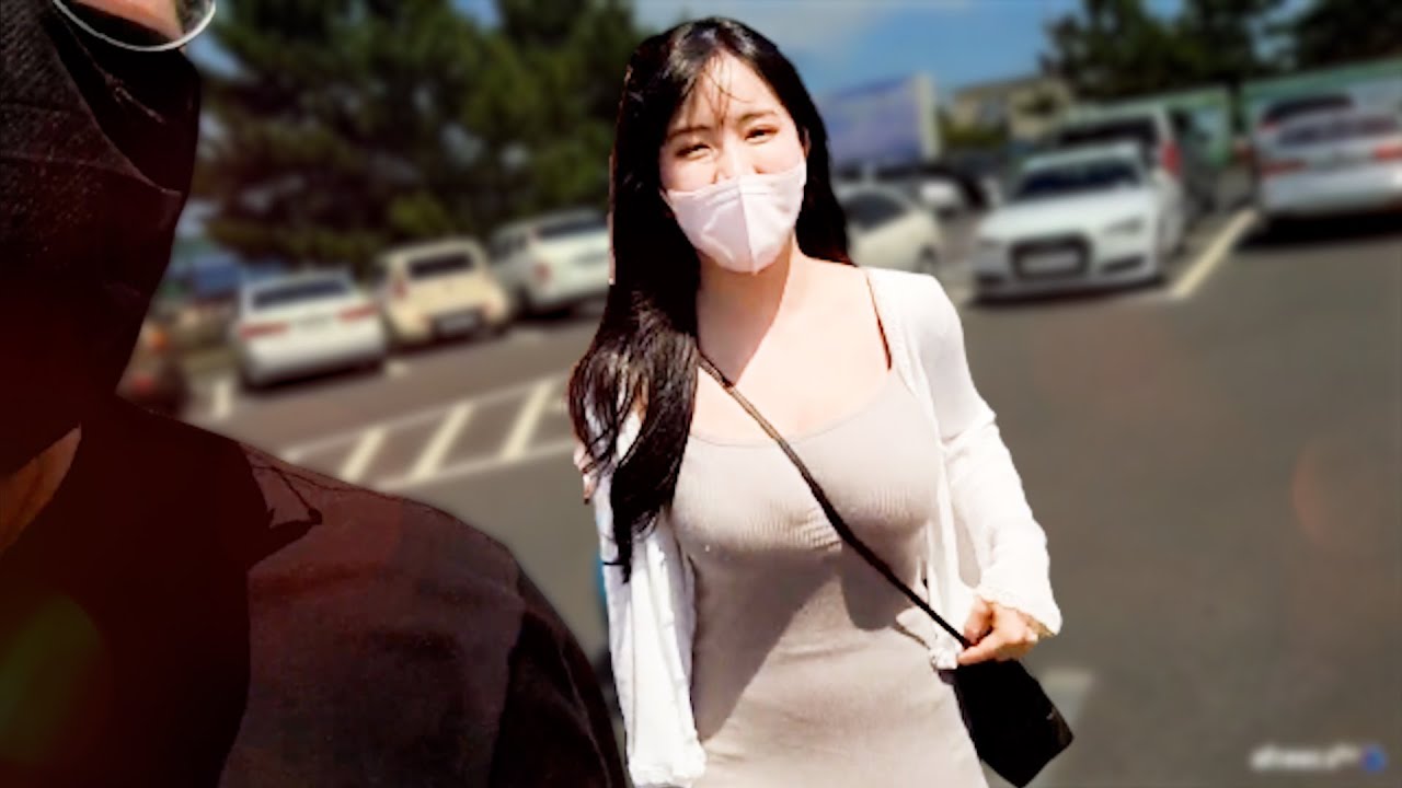 제 채널에 이렇게 입고 오시면 안 되는데요...