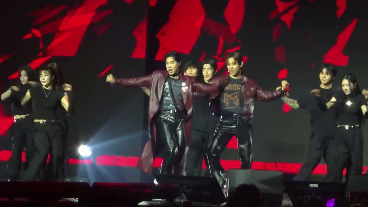 SMTOWN LIVE 2025 in London || TVXQ - Psycho (Red Velvet) [4K]
