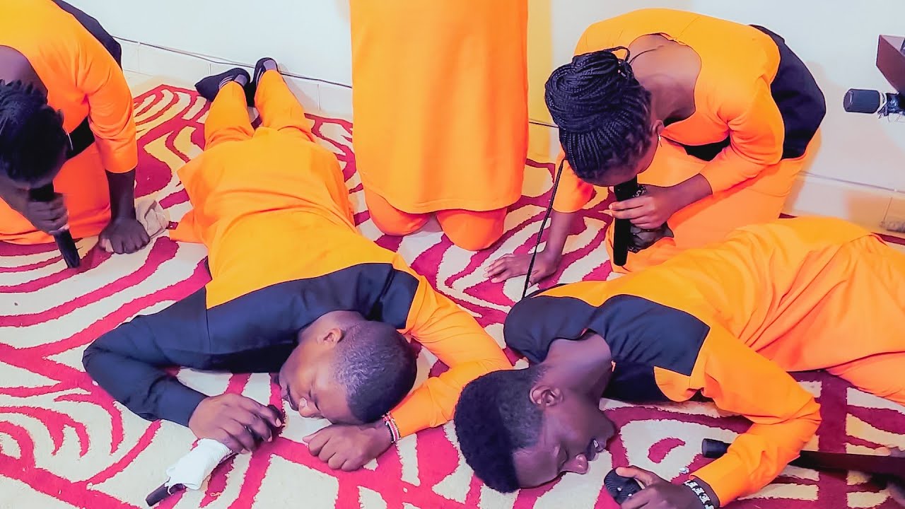 SWAHILI WORSHIP MIX 2025  || AMENIONA/ LIPO JINA/ ZAIDI YA VILE NIYONAVYO BWANA ANAEZA KUTENDA