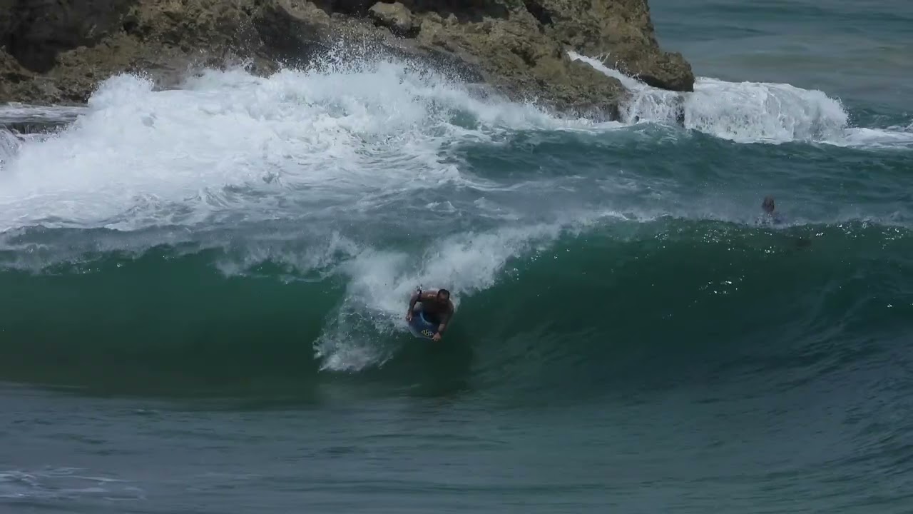 Bodyboarding in Aruba at Andicuri 