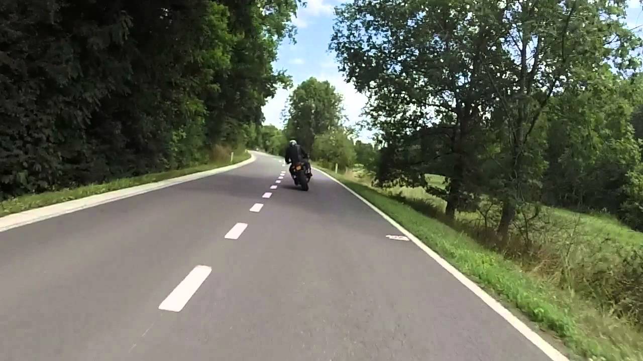 Ardennen motor tussen Dinant en La Roche-en-Ardenne