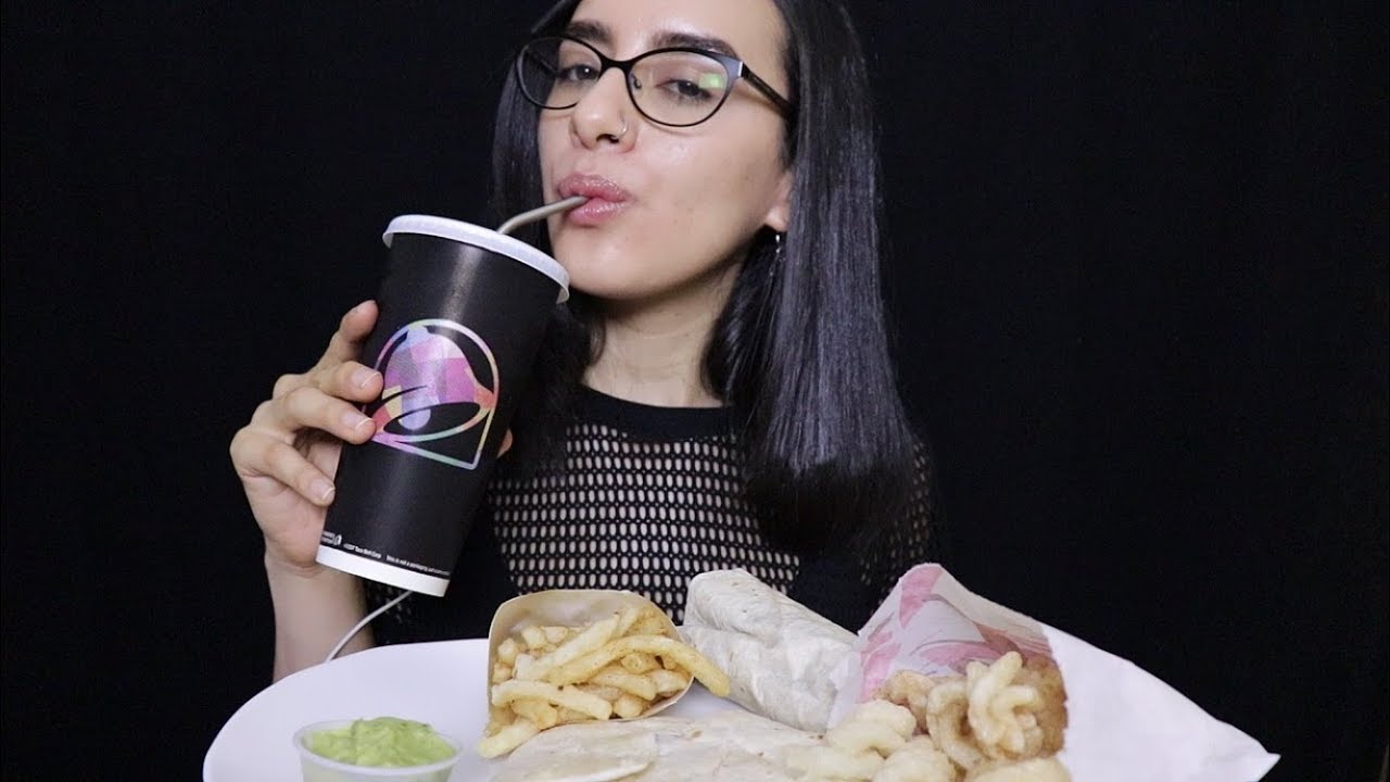 ASMR EN ESPAÑOL - COMIENDO TACO BELL