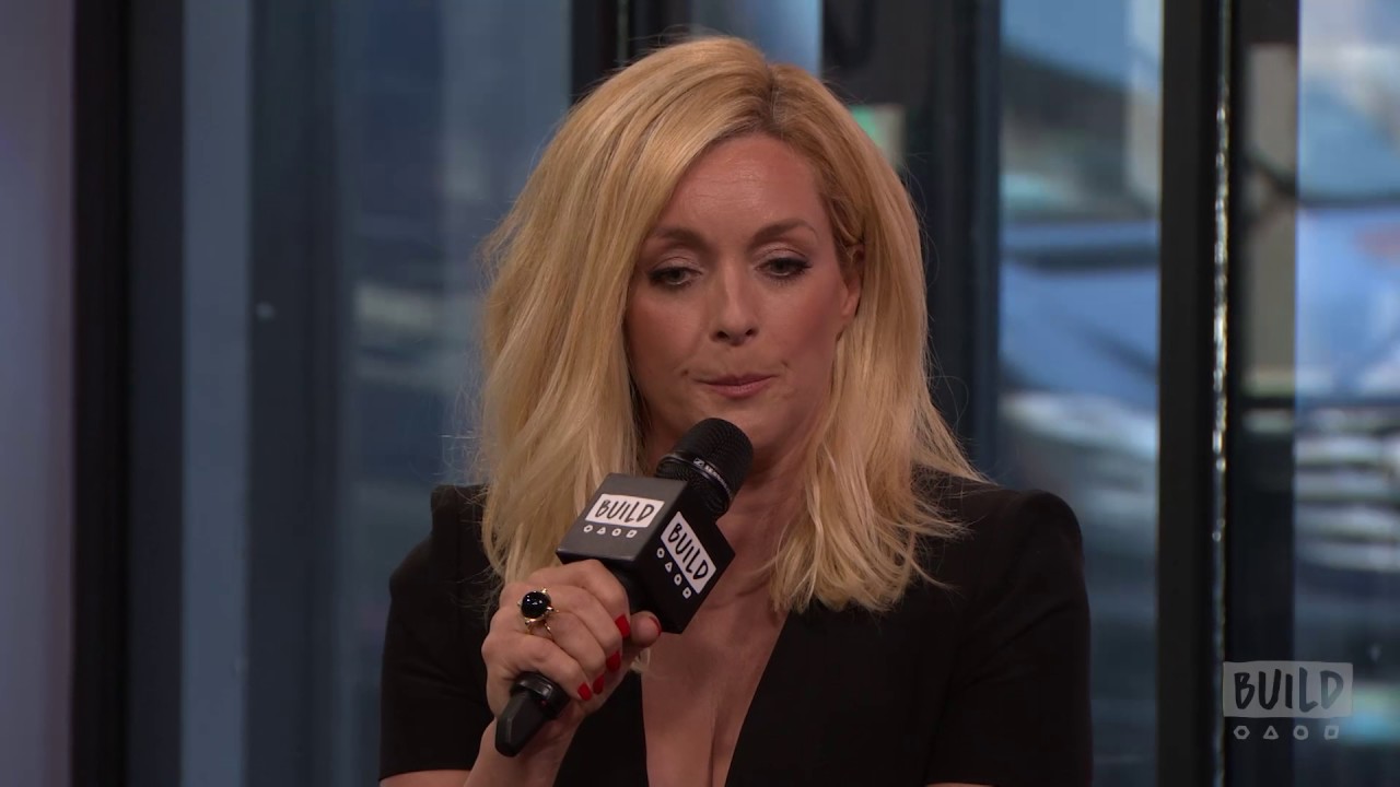 Jane Krakowski Speaks On "Unbreakable Kimmy Schmidt"