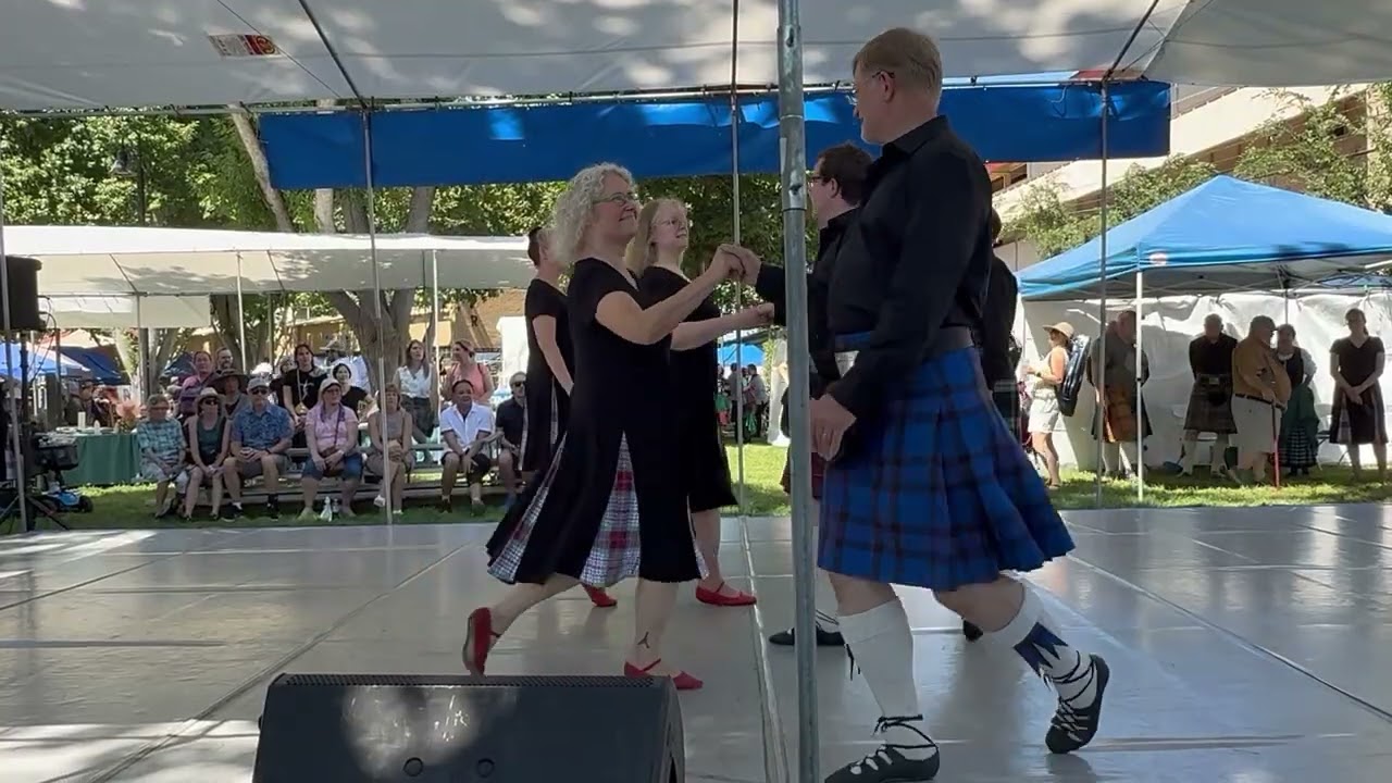 The Red Thistle Dancers - Red Wine & Straight Lines/Lustrous Pearl/Red Wine & Straight Lines