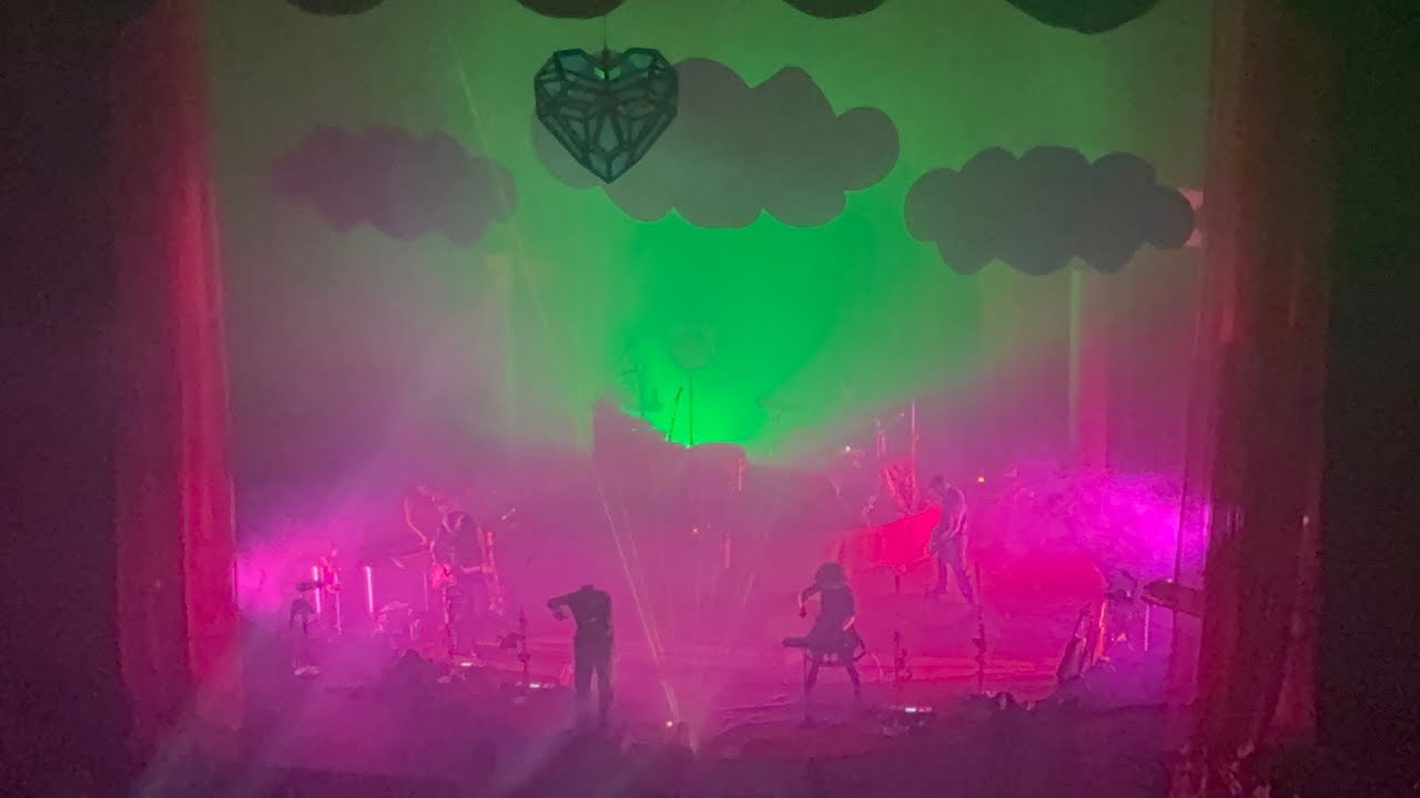 Arcade Fire - Alien Nation [Teatro Metropólitan, CDMX - 23/Abr/2025]
