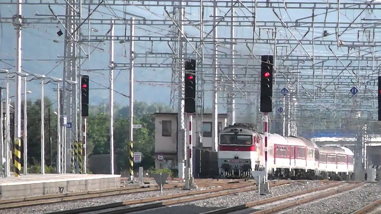 R 611 Považan Př&iacute;jez a odjez Půchov 01 08 2015