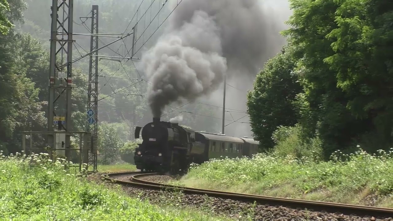 Parní lokomotiva 555.0153 se zvláštním vlakem odjíždí z Ústí nad Orlicí #Nemka #steamlocomotive