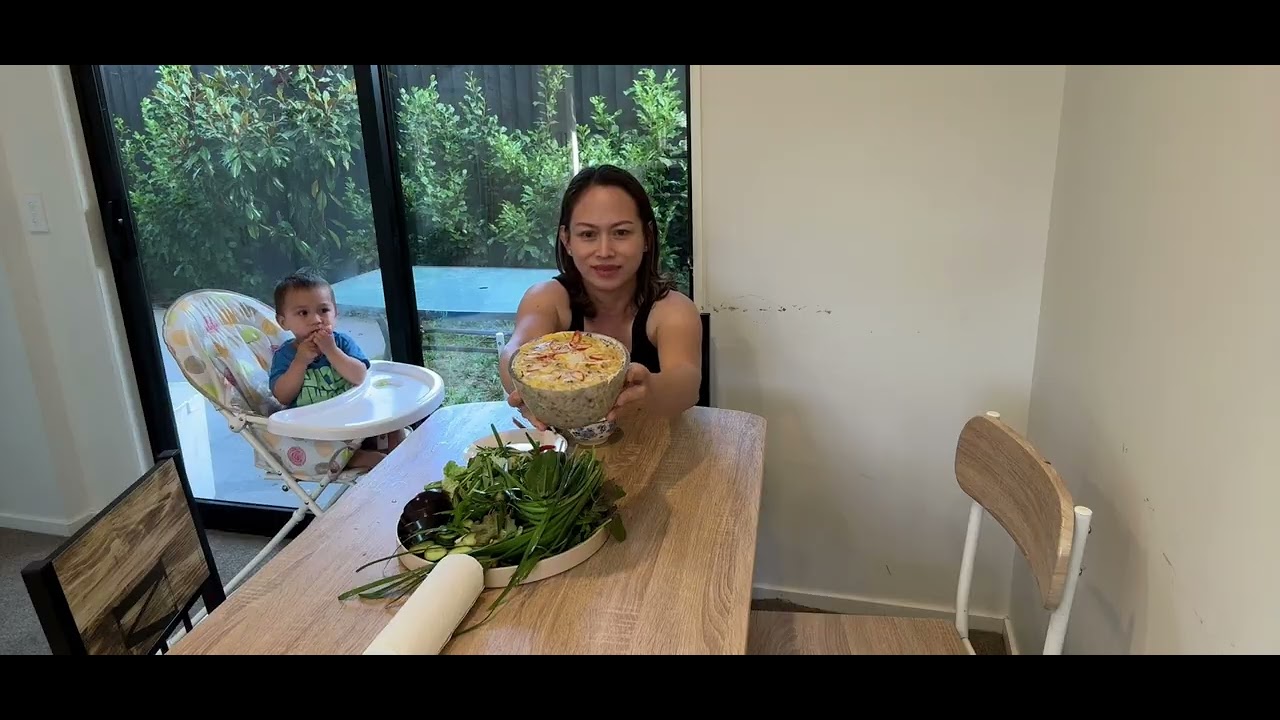 3 chị em đi chợ . Làm mắm chưng thịt và thịt hấp . Ăn mắm chưng ngon tuyệt vời với các loại rau 