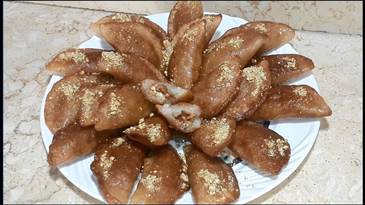 Classic Qatayef with Nuts